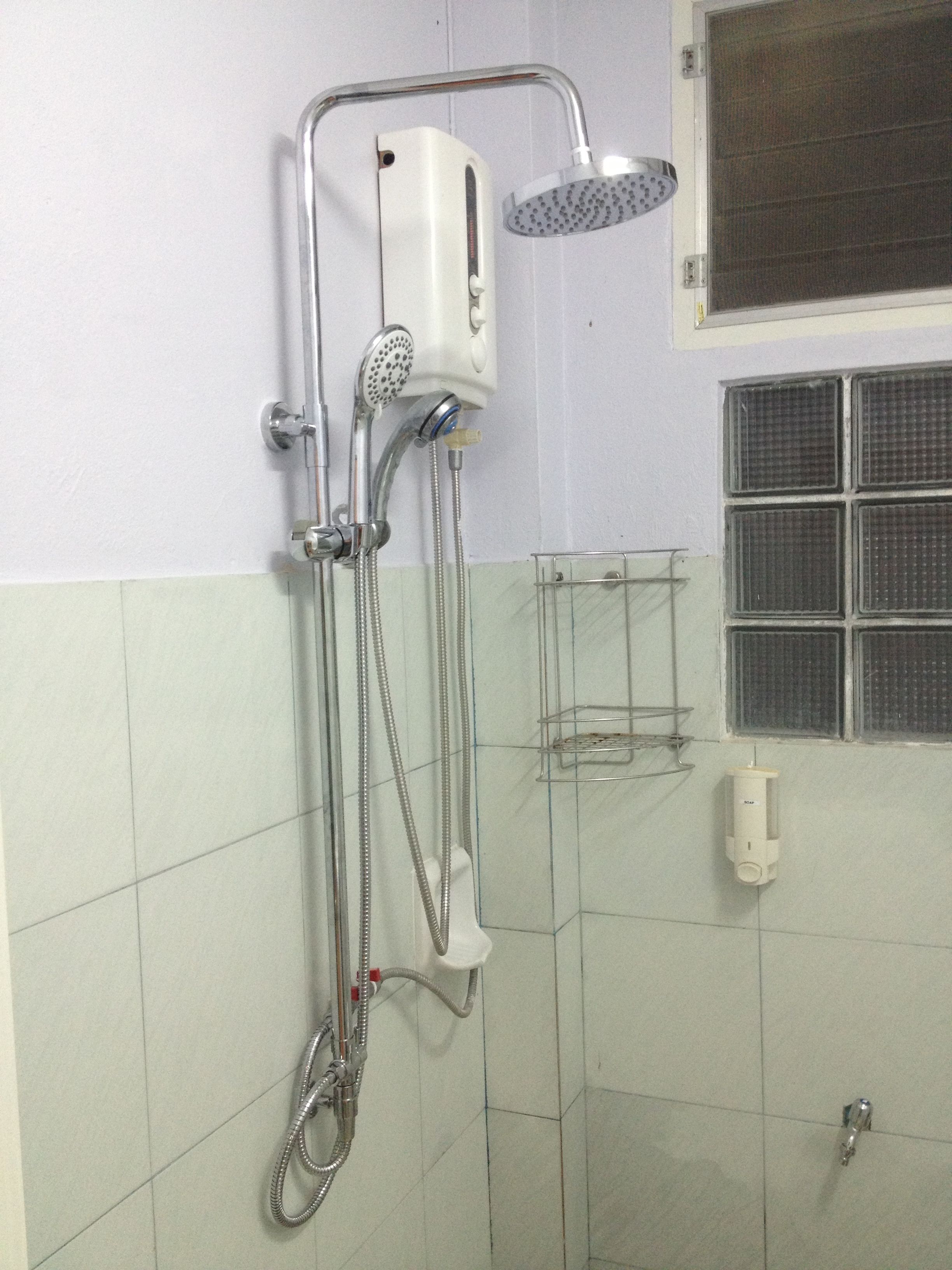 3 Bedroom Villa | Bathroom shower