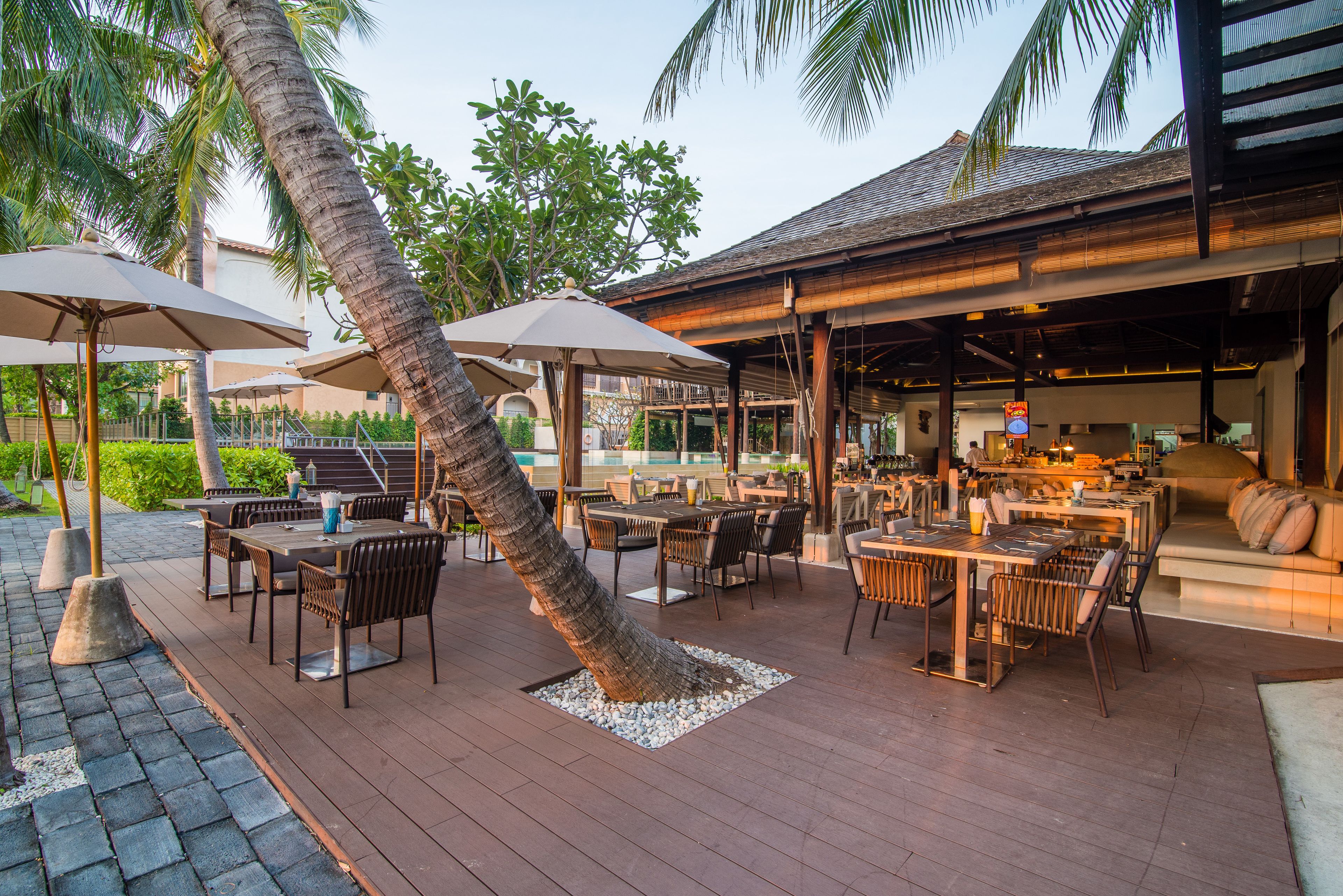 breakfast, lunch, dinner served; international cuisine, pool views