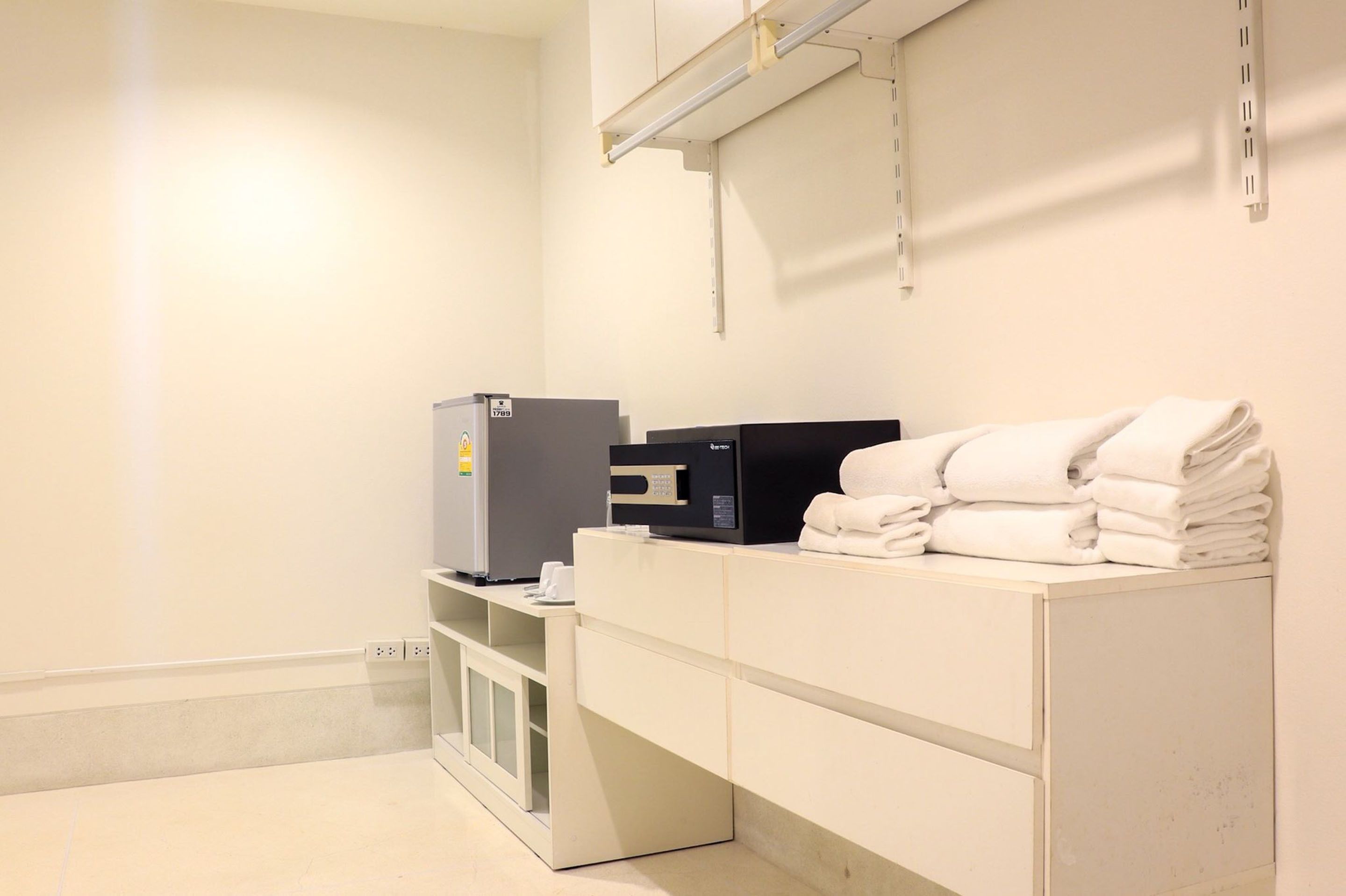 family room, 2 bedrooms | safe