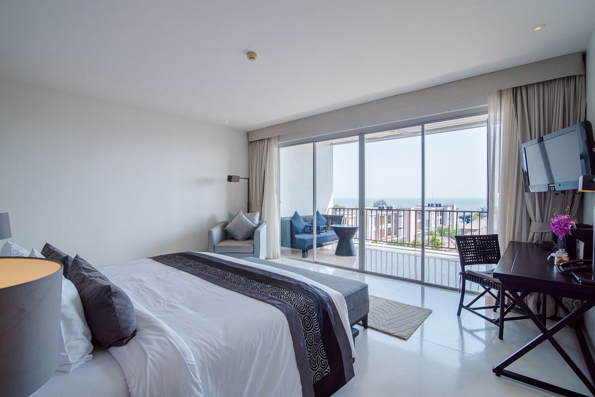 In-room safe, desk, laptop workspace, blackout curtains