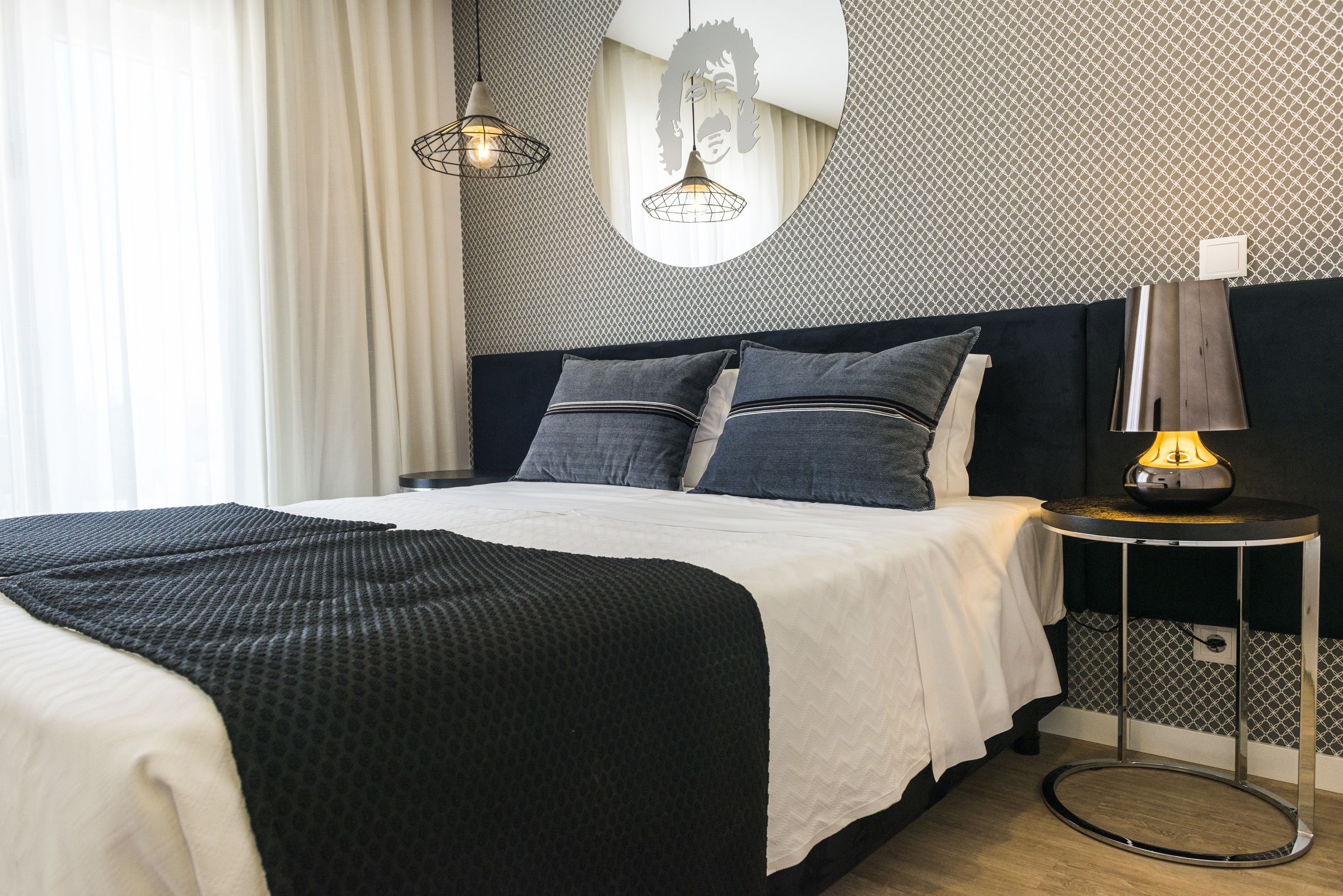 Double Room | In-room safe, individually decorated, desk, soundproofing