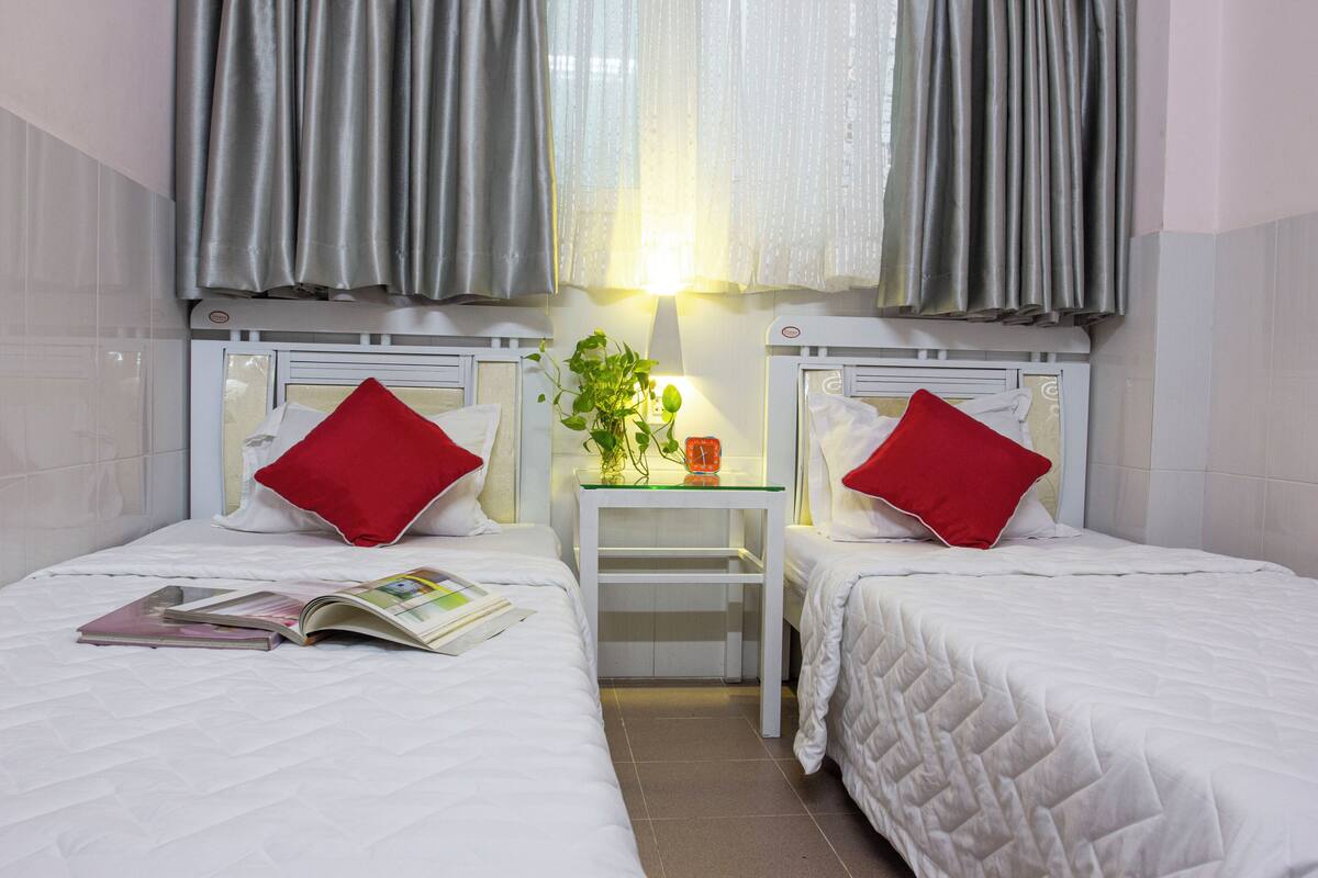 Standard Twin Room, 2 Single Beds | Desk, laptop workspace, blackout curtains, soundproofing