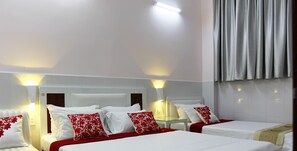 City-Dreibettzimmer | Schreibtisch, Verdunkelungsvorhänge, schallisolierte Zimmer