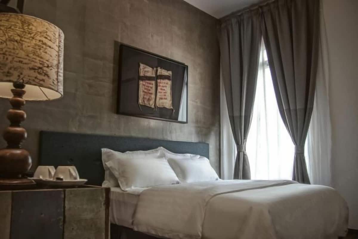 In-room safe, desk, blackout curtains, soundproofing