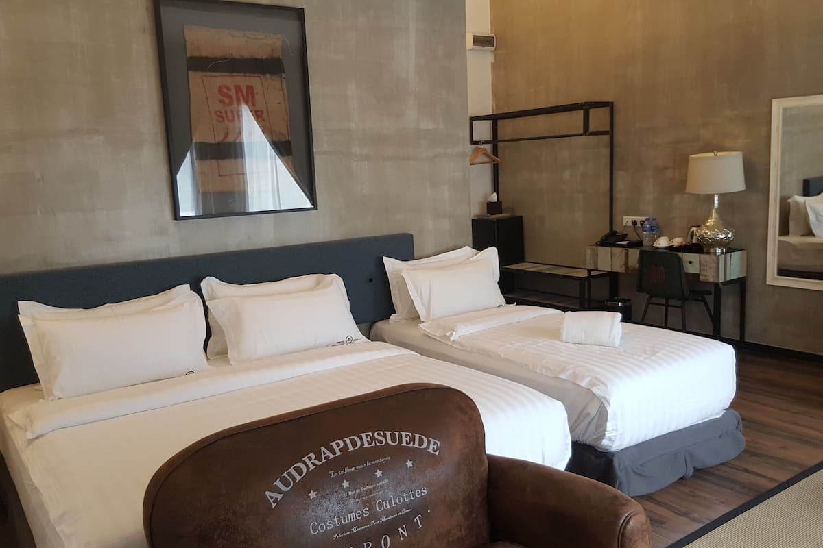 family suite - with internet | in-room safe, desk, blackout curtains, soundproofing