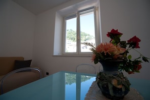 Apartment, 2 Bedrooms (Mansarda sul mare) | Room amenity