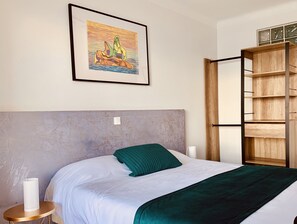 Standard-Doppelzimmer | Hochwertige Bettwaren, Schreibtisch, Verdunkelungsvorhänge