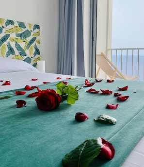 Comfort Double Room, Balcony, Sea View | Premium bedding, desk, blackout drapes, free WiFi - Hôtel Il Tramonto (Calvi)