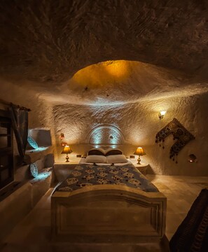 Queen Cave Suite | 1 phòng ngủ, trang trí khác biệt