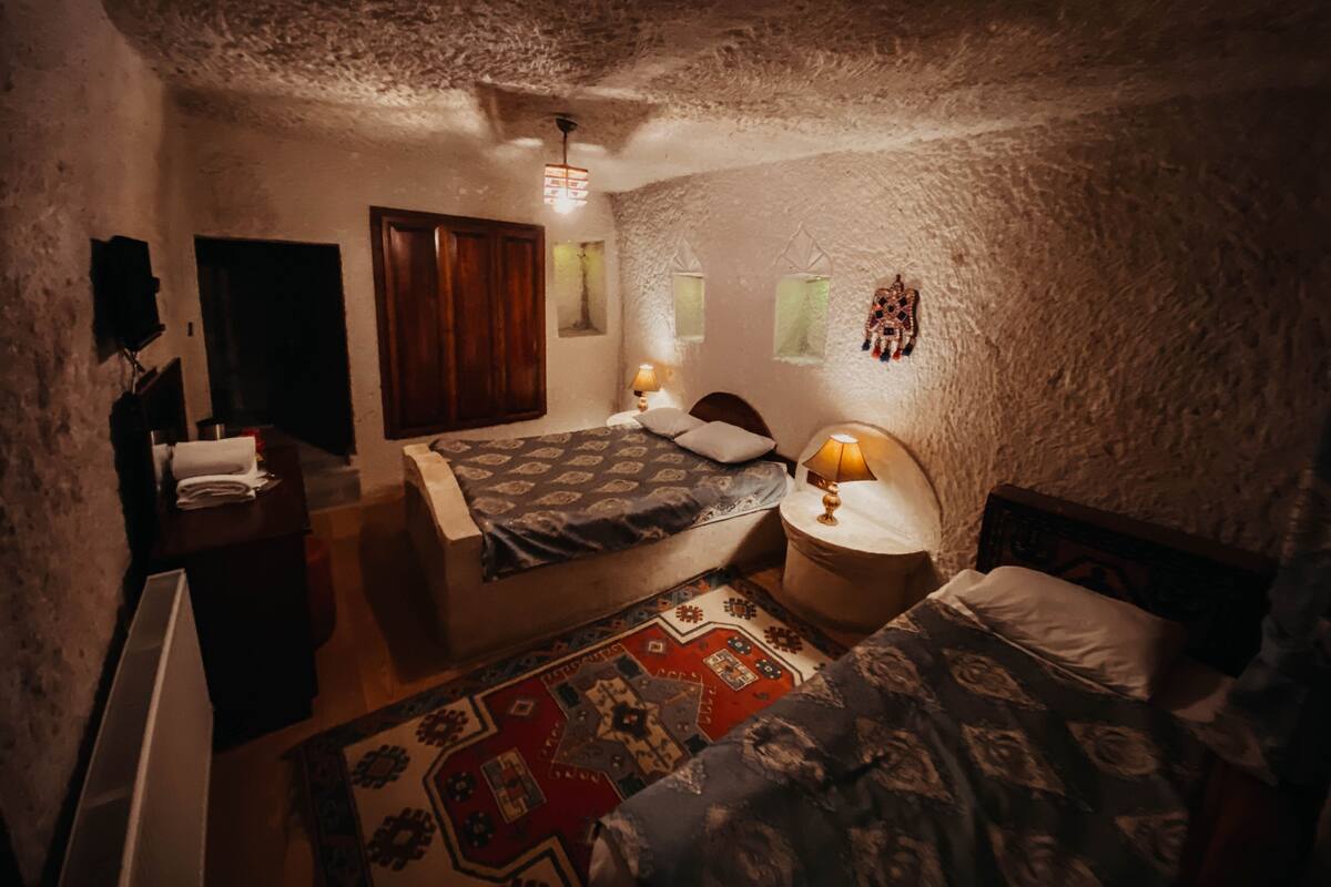 Triple Cave Room | 1 phòng ngủ, trang trí khác biệt