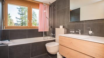 Apartment, 1 Bedroom, Kitchen, Mountain View | Bathroom | Separate tub and shower, hair dryer, heated floors, towels