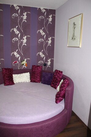 Double or Twin Room, 2 Single Beds, Private Bathroom, Mezzanine