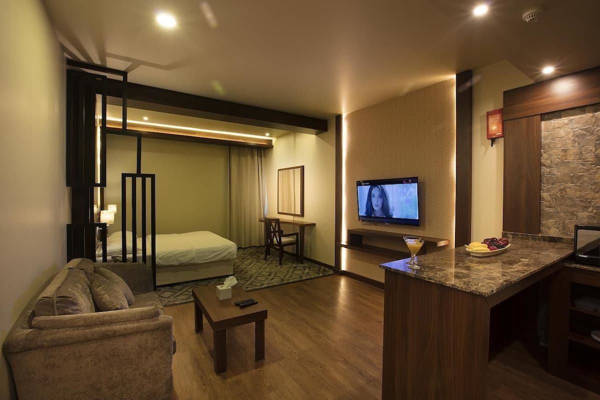 In-room safe, desk, soundproofing, iron/ironing board (on request)