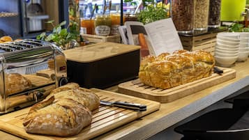 Daily buffet breakfast (EUR 6.15 per person)