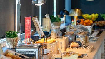 Petit déjeuner buffet servi tous les jours en supplément