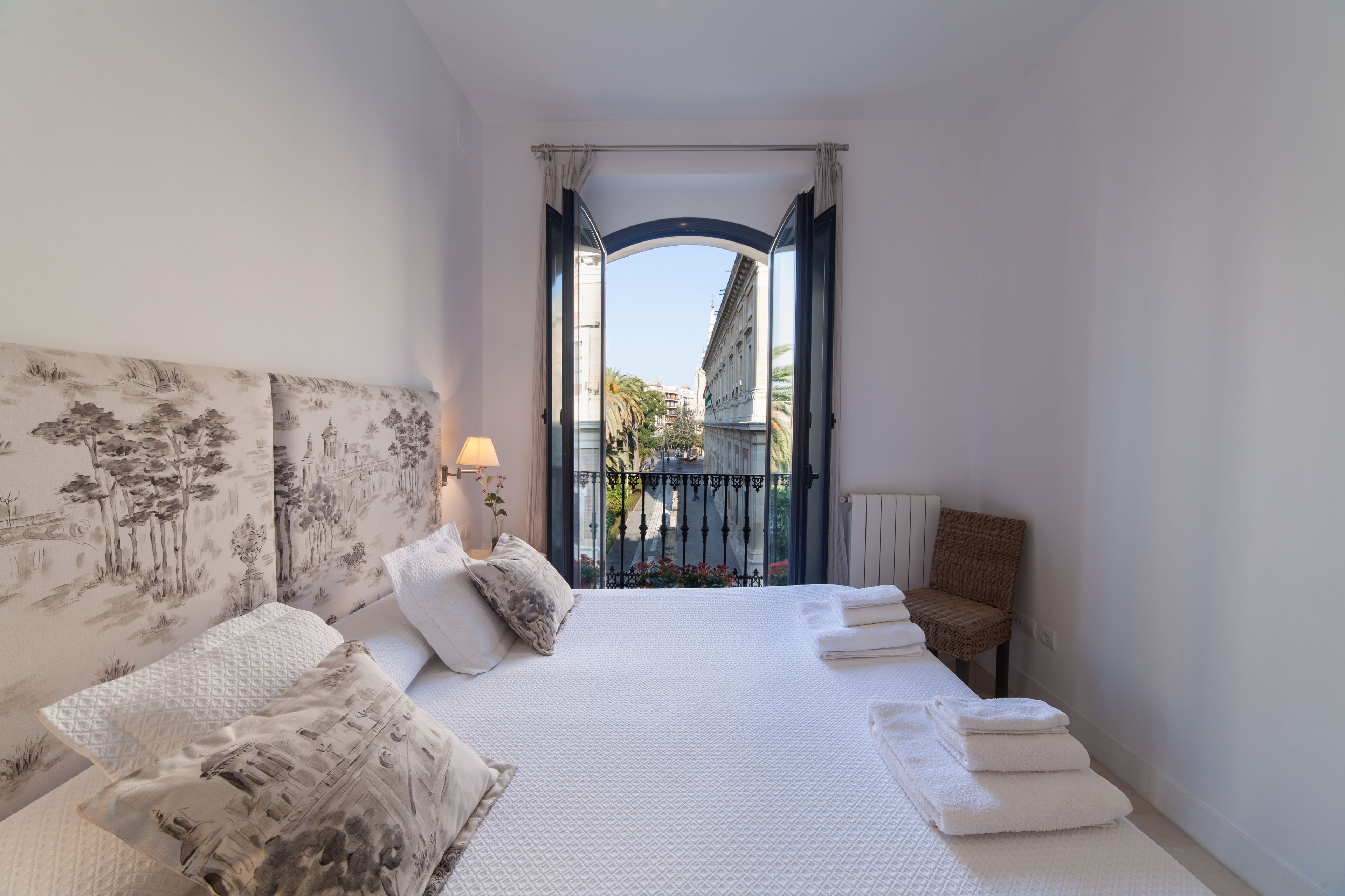 Departamento familiar, 2 habitaciones, balcón, vista a la ciudad (Alcazar III)