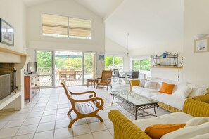 40-inch TV with digital channels, fireplace - Lagrange Vacances La Clairière aux Chevreuils (Moliets-et-Maa)