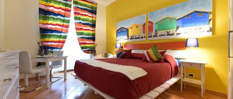 Triple Room | Minibar, in-room safe, desk, soundproofing