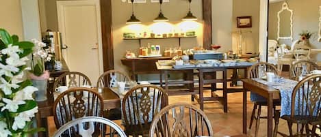 Petit déjeuner buffet compris tous les jours