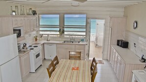 Villa Deluxe, 3 camere da letto, di fronte alla spiaggia | Cucina privata