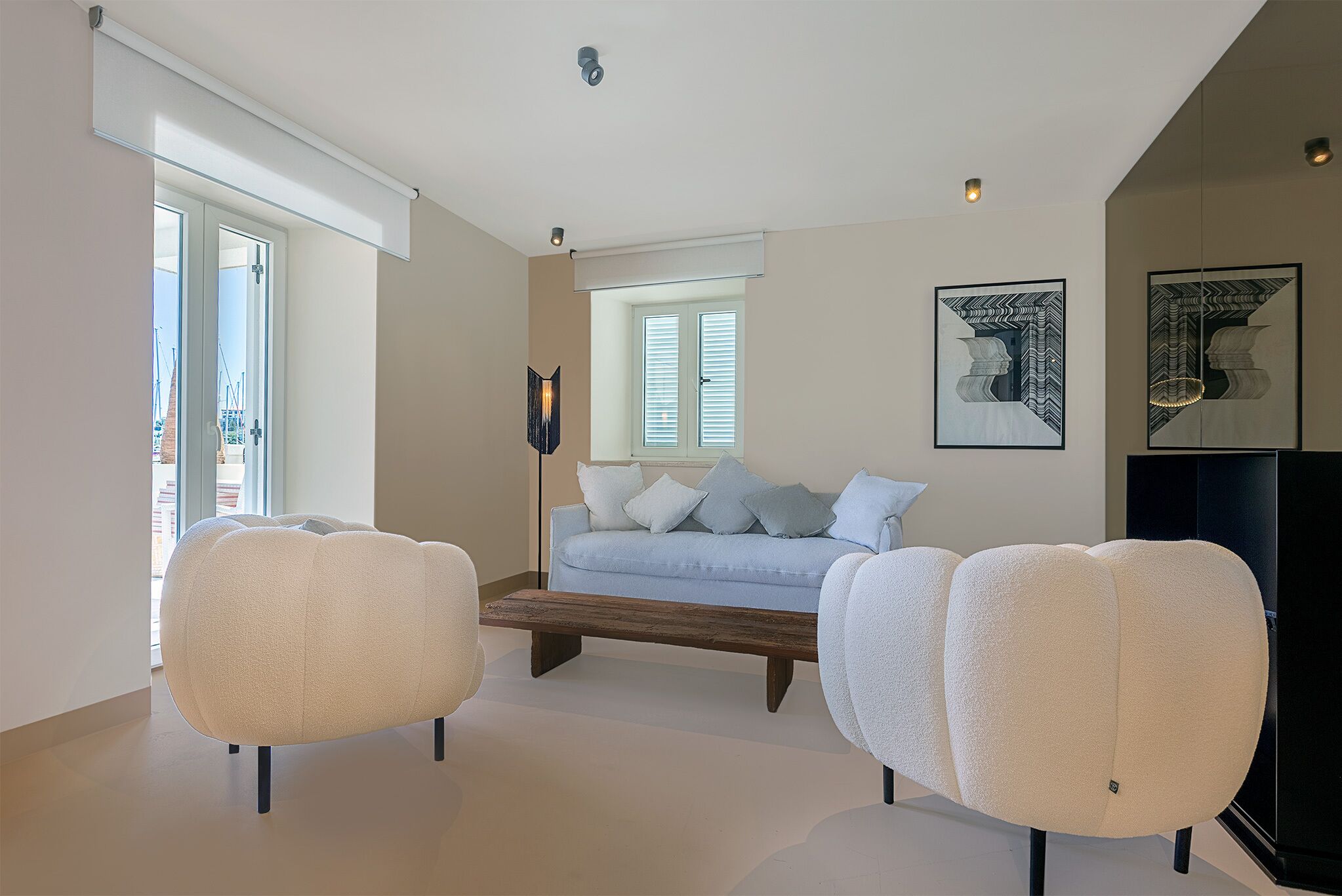 5 Star Executive Suite with Balcony and Sea View | Área de estar | TV LCD