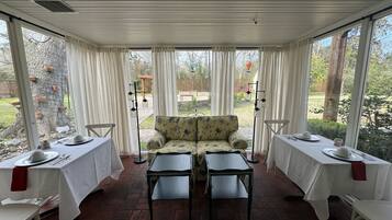 منطقة تناول الإفطار