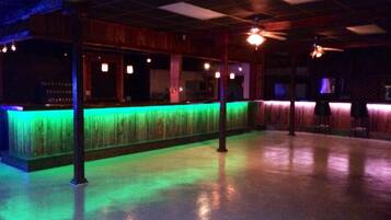 Bar (en la propiedad)