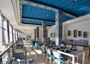 3 restaurants, spécialités Cuisine internationale