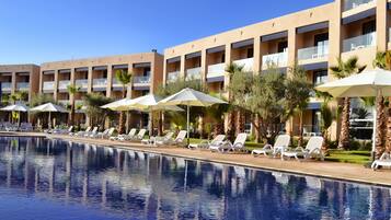 حمّام سباحة خارجي