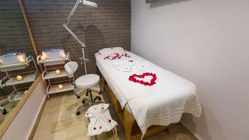 Couples treatment rooms, Turkish bath, body treatments, body scrubs