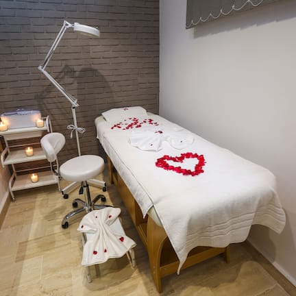 Couples treatment rooms, Turkish bath, body treatments, body scrubs