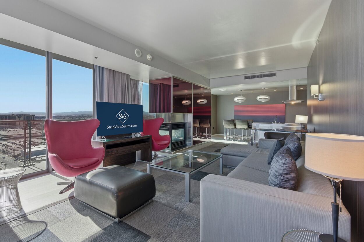 Two-Bedroom - Strip View & Balcony | Salle de séjour