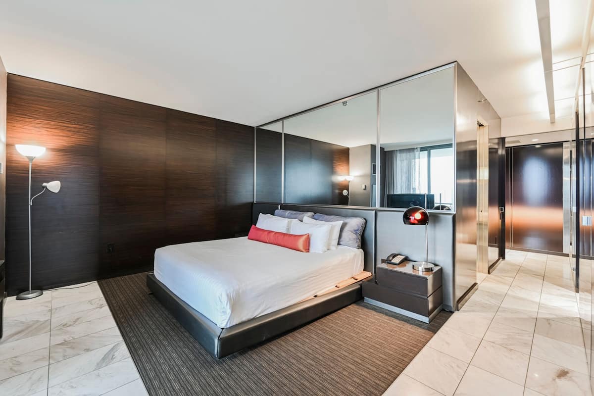 1 bedroom, premium bedding, down comforters, pillowtop beds
