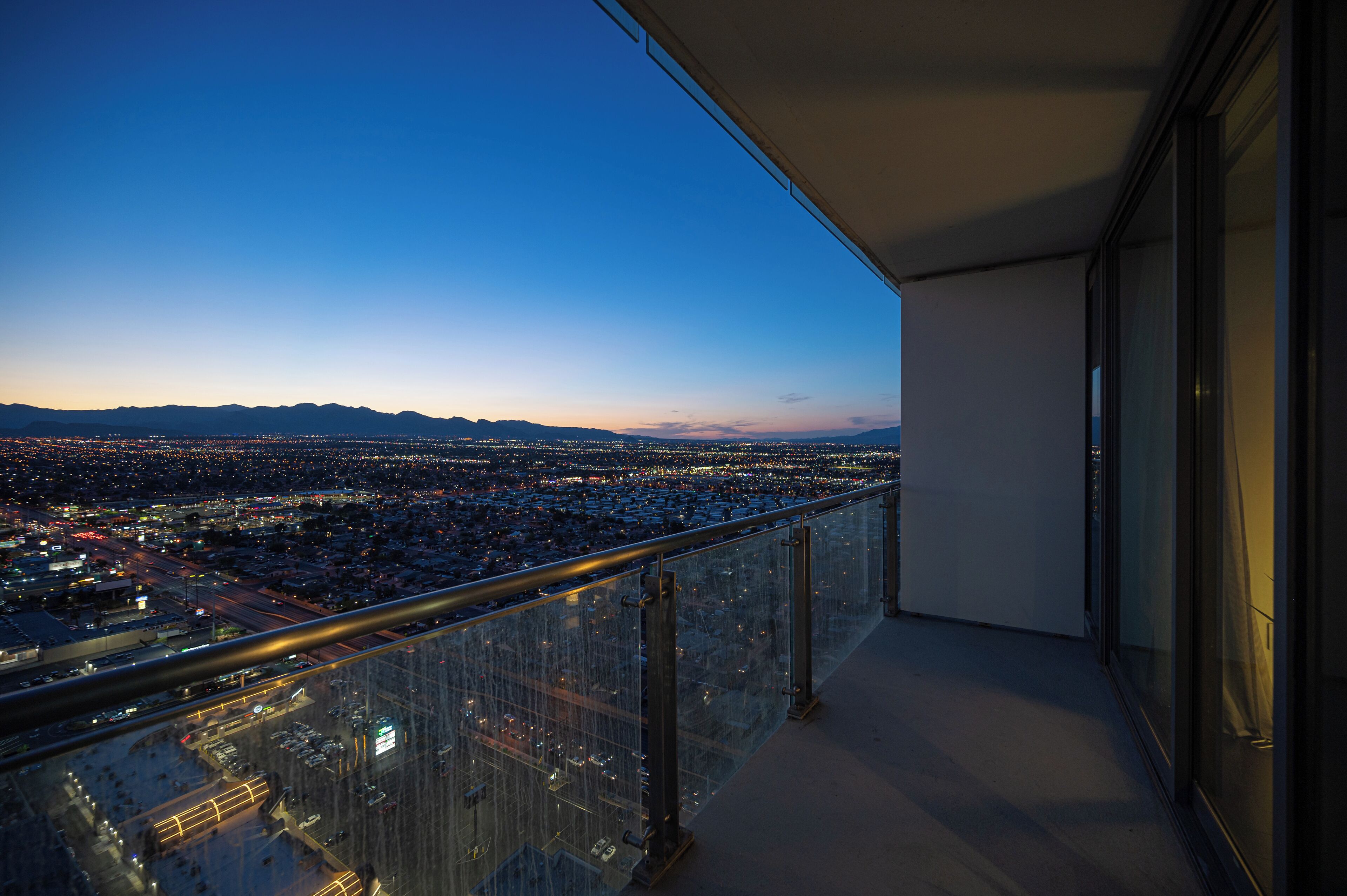Studio - Balcony | Mountain view