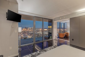 Upgraded One-Bedroom- StripView Balcony + Sleeps 6 | Living area | 42-inch flat-screen TV with cable channels, TV
