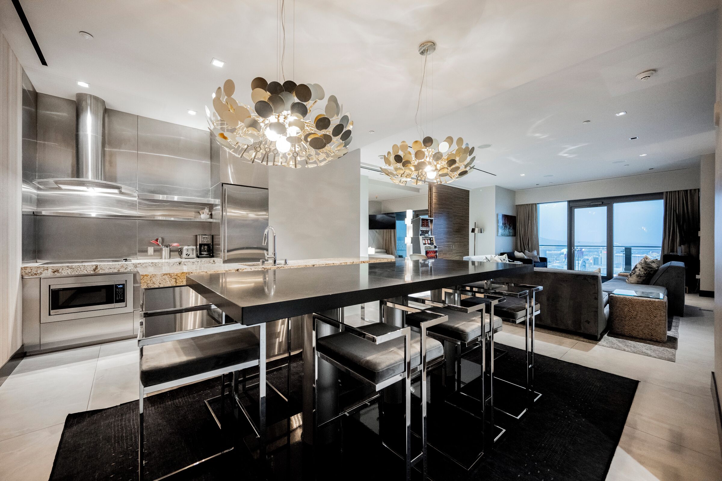 Luxurious Penthouse | Full Strip View | Hot Tub is Unavailable | Private kitchen