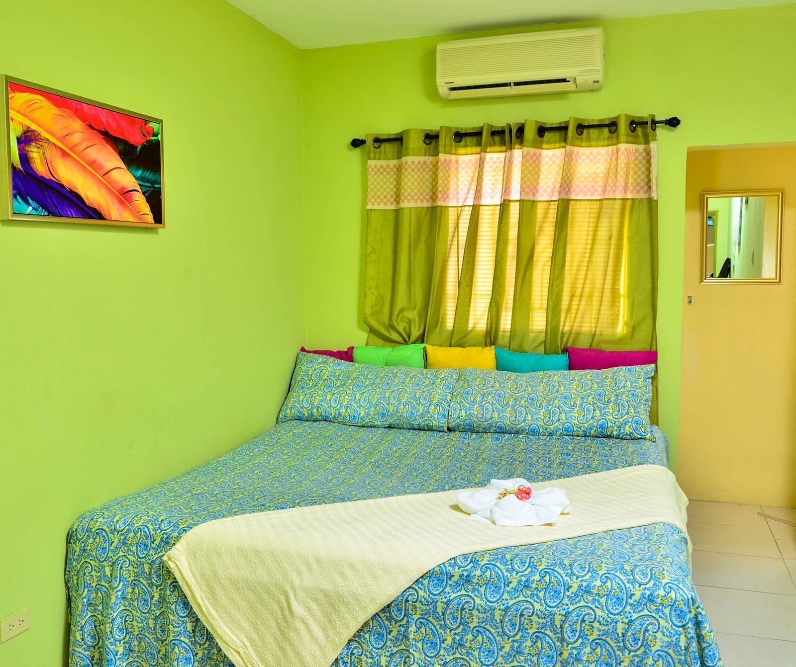 Kingston Sunset Guest Apartment II