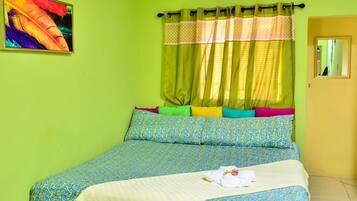 Departamento exclusivo, 1 habitación, cocina, vista a la montaña | 1 habitación, sábanas de algodón egipcio y ropa de cama de alta calidad