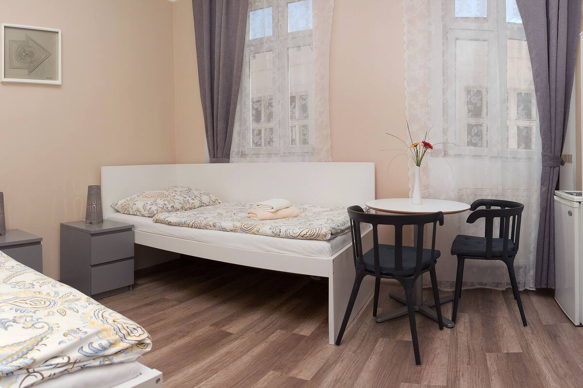 Standard Twin Room | Free cots/infant beds, free WiFi