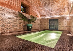 Indoor spa tub - Golden Tulip Borjomi (Borjomi)