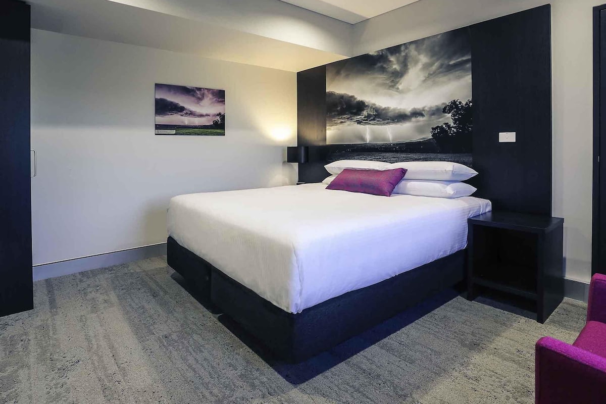 Minibar, in-room safe, desk, soundproofing