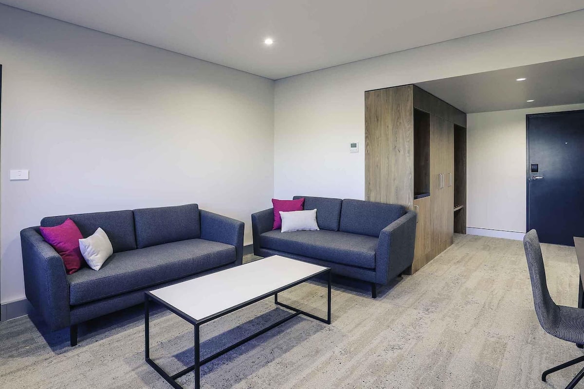 Minibar, Zimmersafe, Schreibtisch, schallisolierte Zimmer