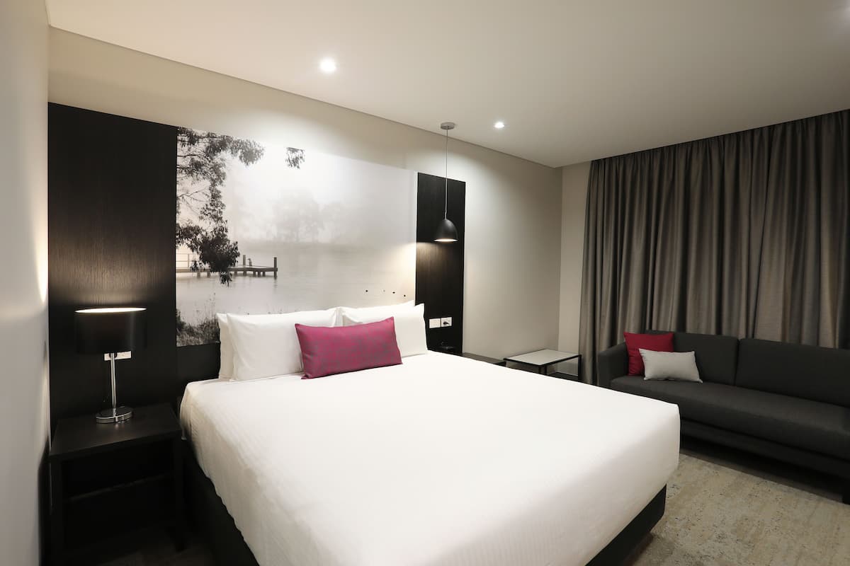 Superior Room, 1 King Bed