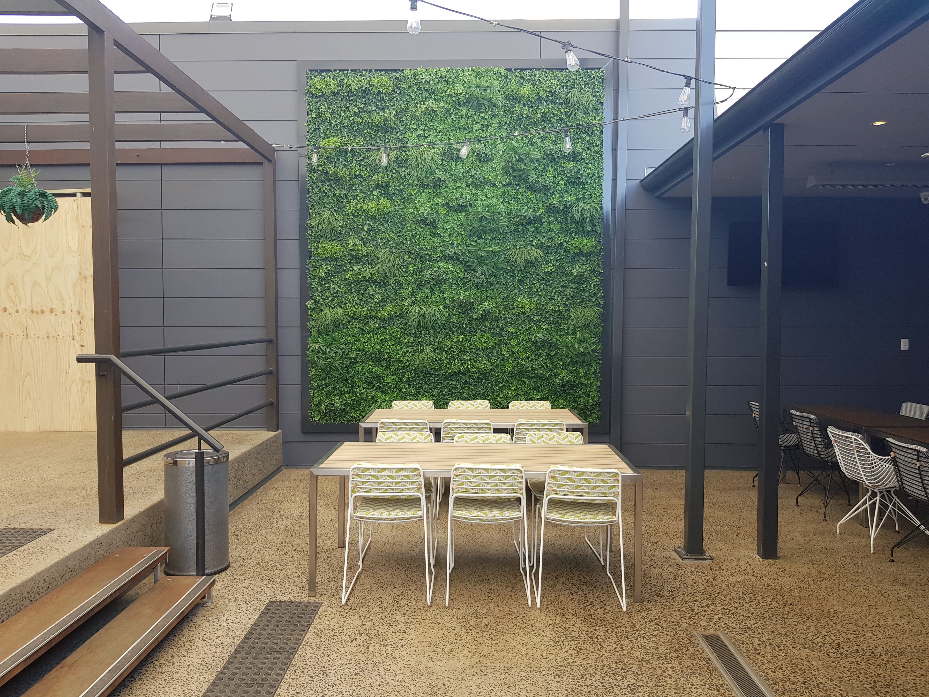 2 restaurants, breakfast, lunch, dinner served; regional cuisine