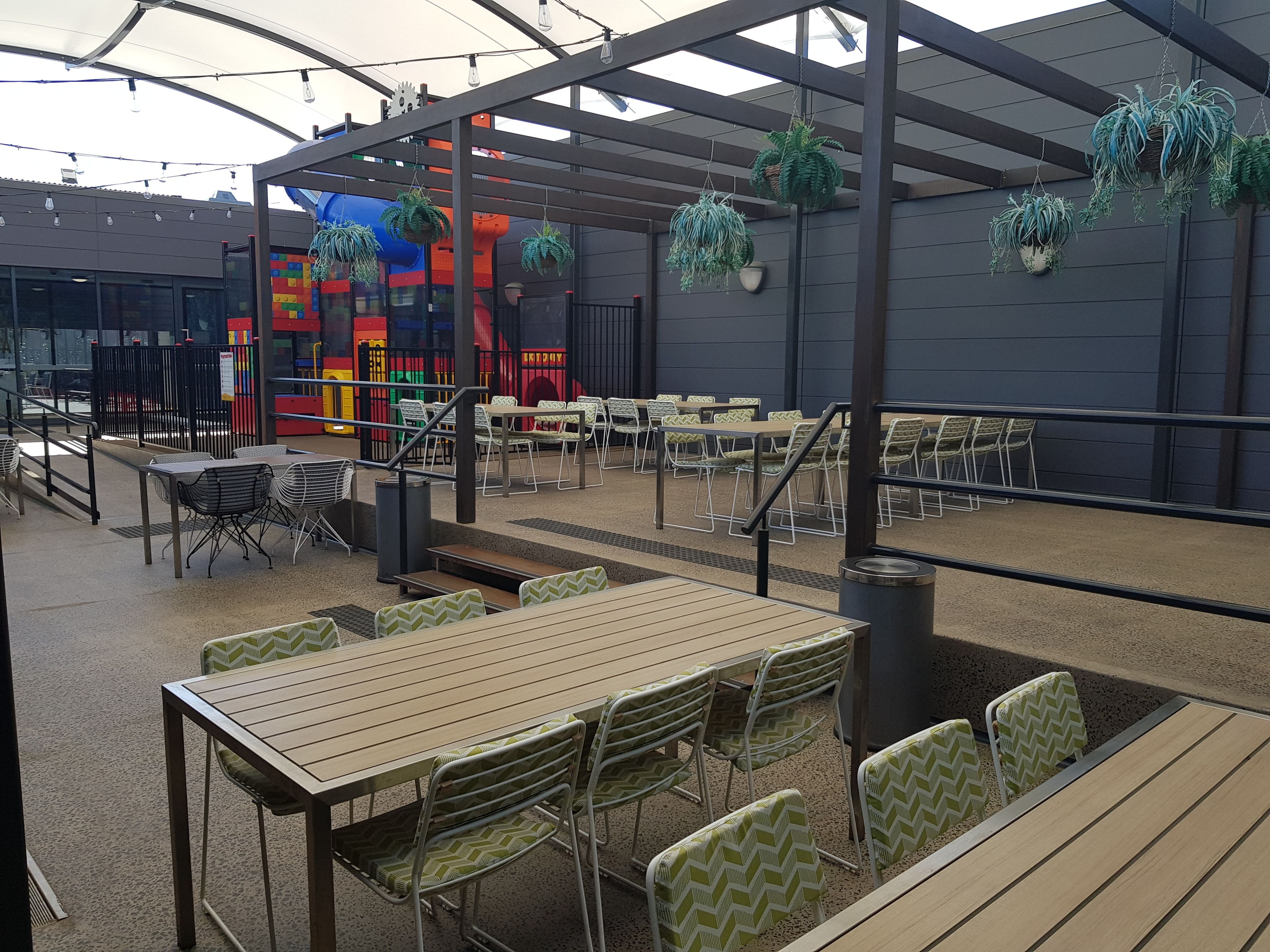 2 restaurants, breakfast, lunch, dinner served; Regional cuisine 