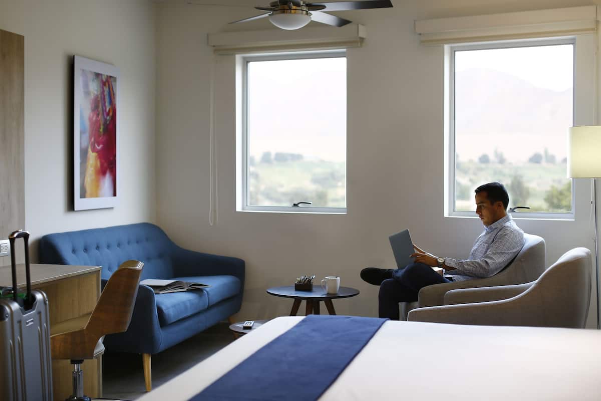 junior suite, 1 king bed | premium bedding, minibar, in-room safe, desk