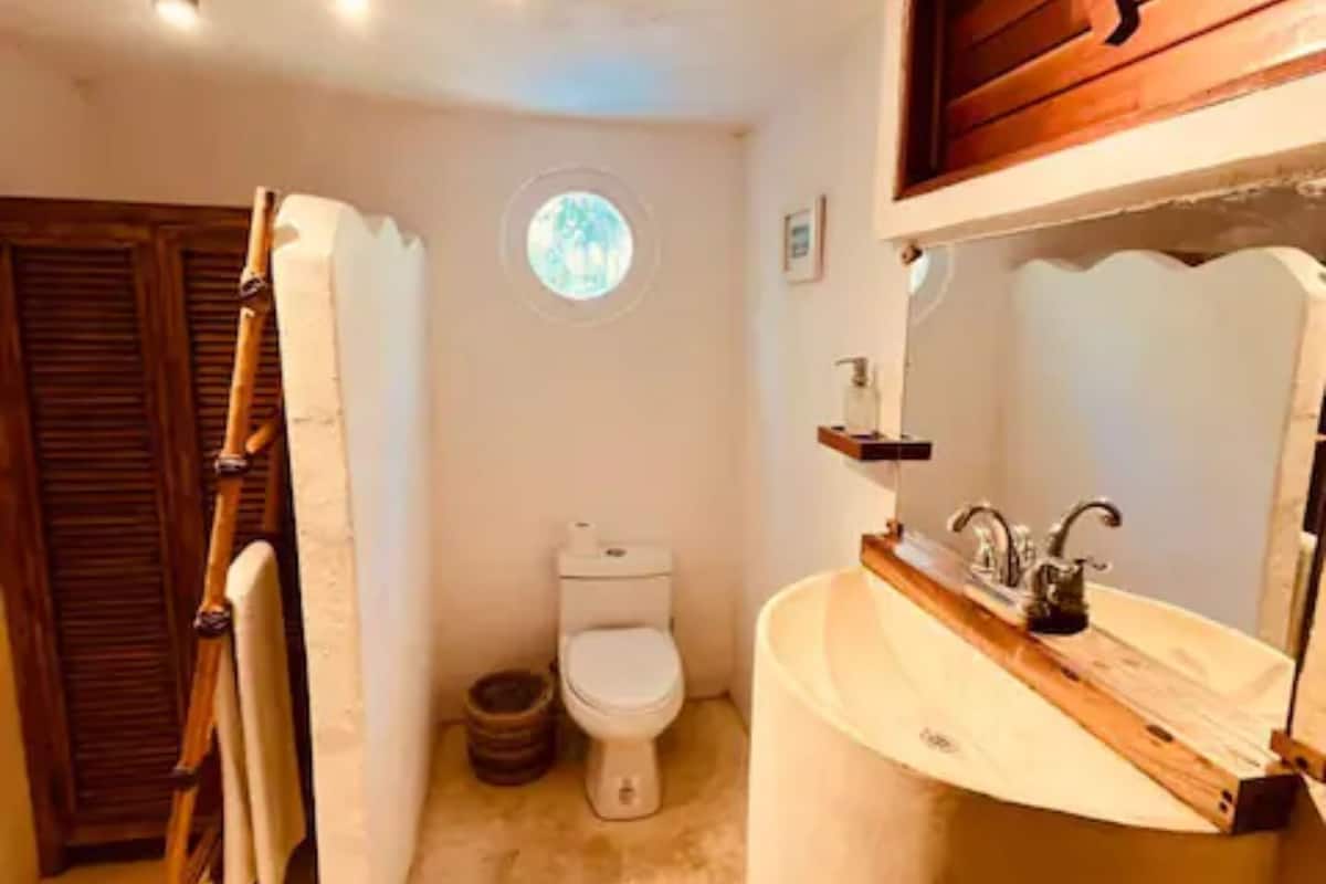 bungalow | bathroom | shower, towels, soap, shampoo