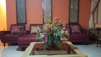 Luxury House, 3 Bedrooms, Kitchen, Ocean View | Living room
