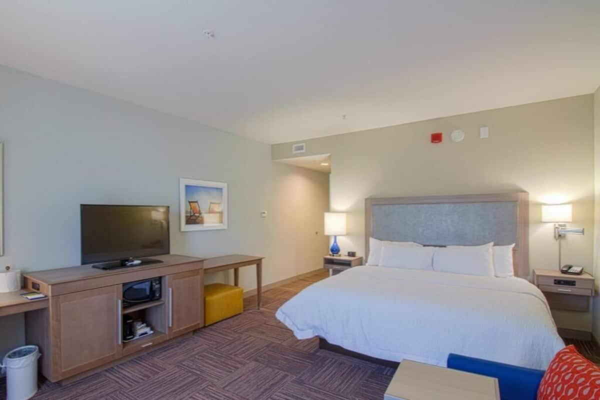 Down comforters, in-room safe, desk, laptop workspace