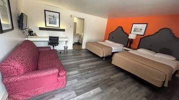 Premium bedding, desk, iron/ironing board, free WiFi